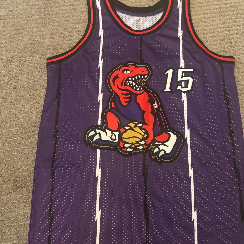 Toronto Raptors NBA Vince Carter jersey #15. Men’s small.